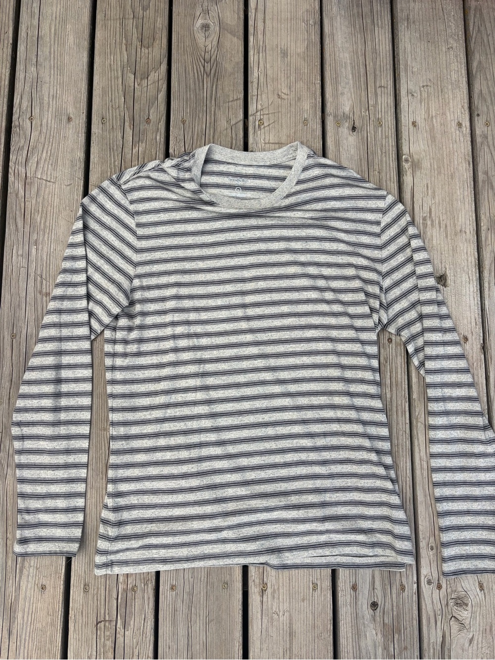 Men’s Long-Sleeve Striped Tee - Gray & White